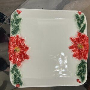 Beautiful 10 in diameter Christmas serving platter